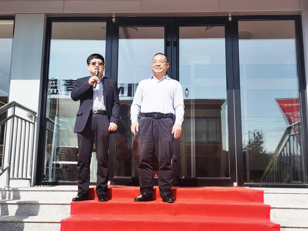 四川大学分析仪器钻研中心主任段忆翔讲话