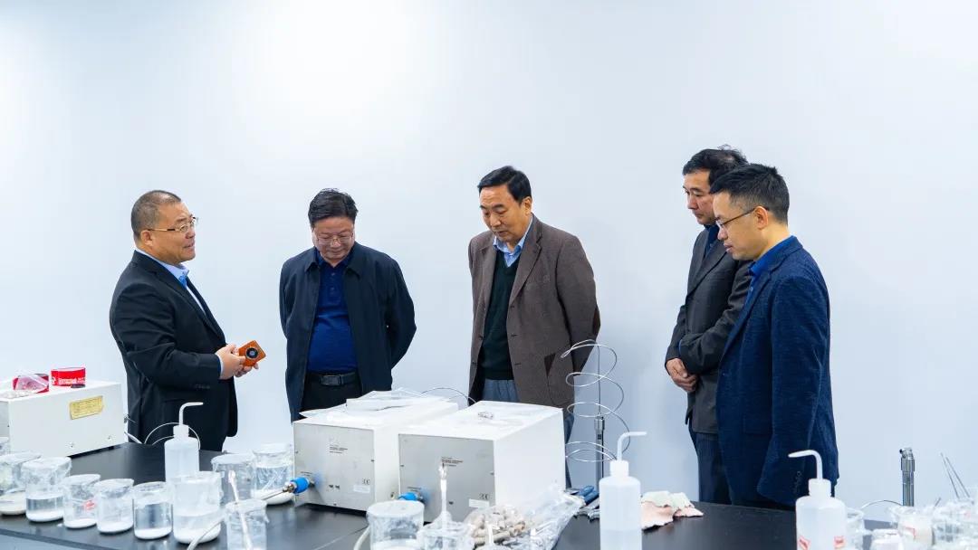 国度邮政局党组成员、副局长戴应军一行参观视察HAPPY8开心8色谱