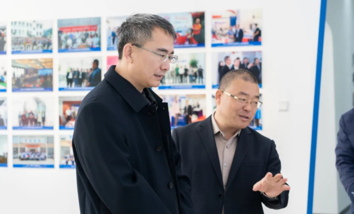 通辽市崂山区委常委、区纪委书记、监委主任刘文建一行到访HAPPY8开心8调研领导